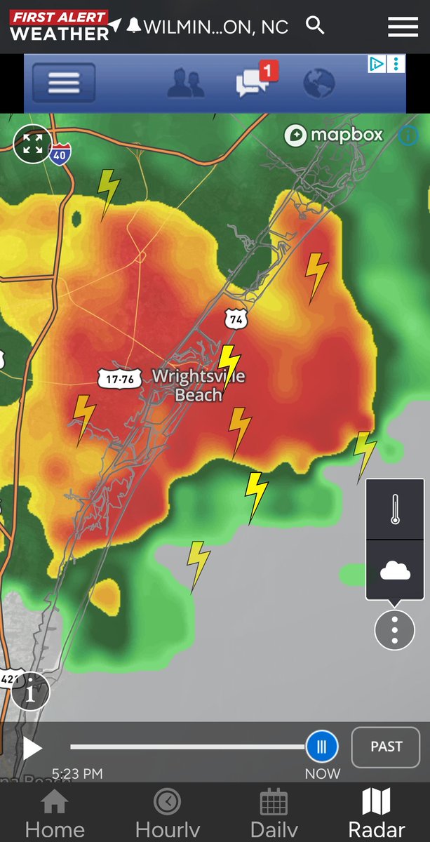 StephenMTew's tweet image. The beach getting pounded rn. Run, Tourist, run!