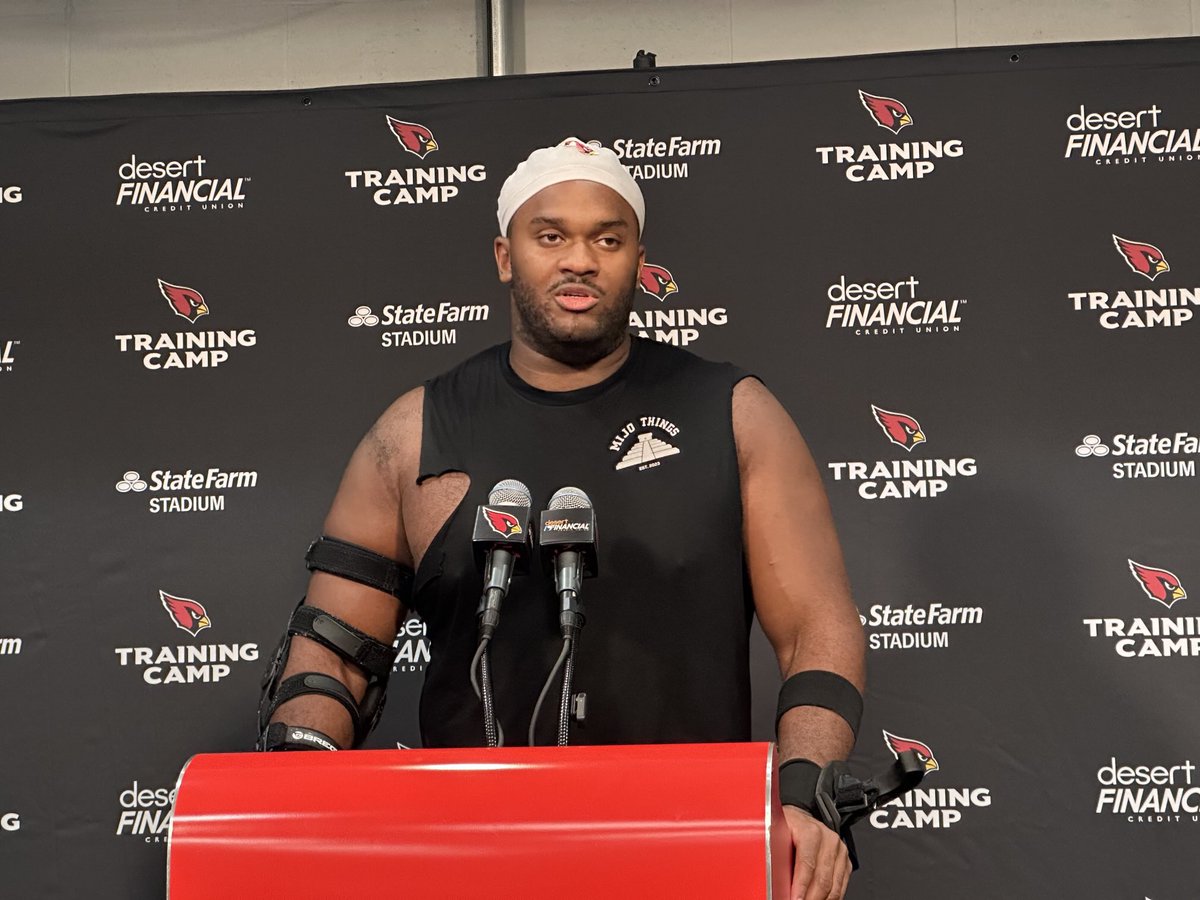 Cardschatter's tweet image. #AZCardinals T Paris Johnson Jr., joking about the muscle put on by Marvin Harrison Jr.
“When he comes into the huddle we start yelling ‘12 personnel!’”
