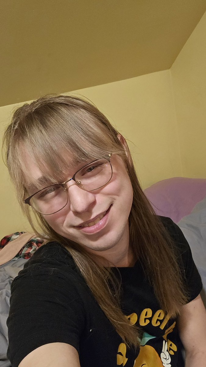 A T-Girl without bangs is like an angel without wings tbh