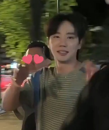 adorejunyoung's tweet image. he is not real