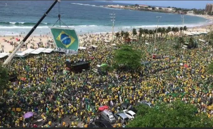 ConduruNews's tweet photo. @em_com ESSE GRUPO?? 🤔🤔🤔 Somos milhões de brasileiros!  
#babaca https://t.co/qNQbKiyrgv
