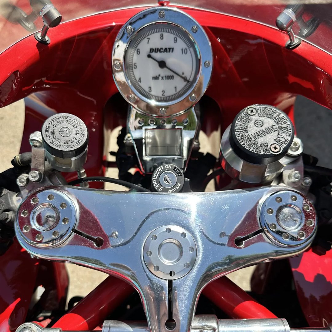 Bringatrailer's tweet image. Tourist Trophy charm 🏆
bringatrailer.com/listing/2002-d…