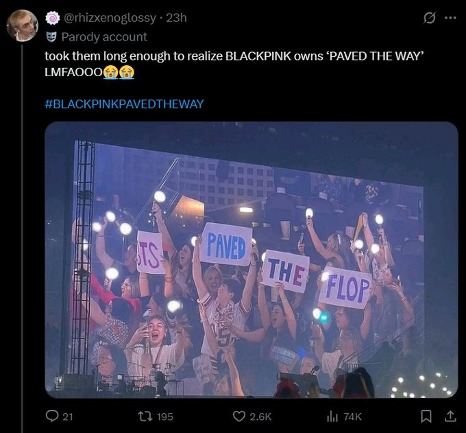 debkook7's tweet image. Blink usando IA p fazer edit p falar que isso aconteceu.
Seja em grupo ou turnê solo dos membros é sold nos ingressos sucesso, eles recebendo amor e a mídia internacional só rasgando elogios 
A mentira como sempre caiu por terra
Foto de IA                       Foto original