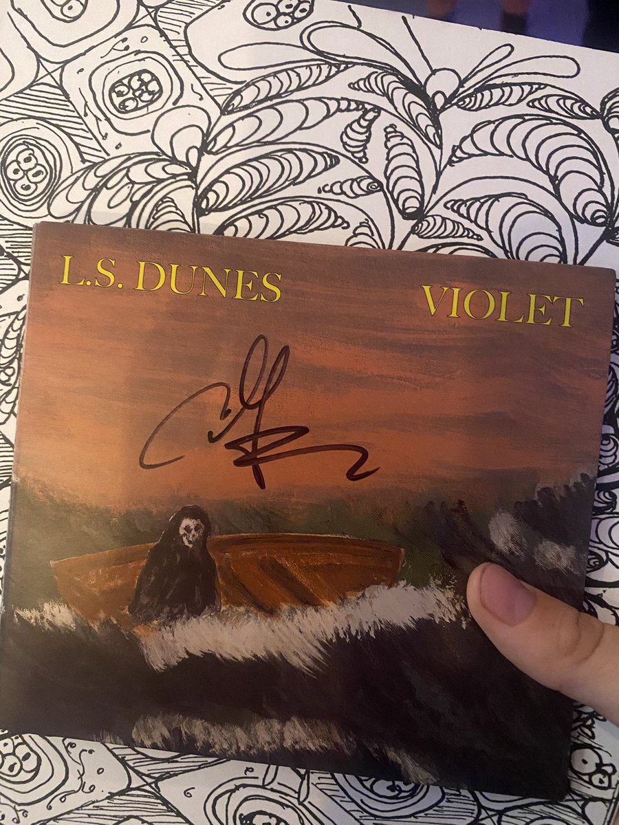 bandaidzz_'s tweet image. He saw my fugglers and went “what the fuck are these??” But he liked them and the bracelets I made him he’s literally the sweetest guy ever and super social