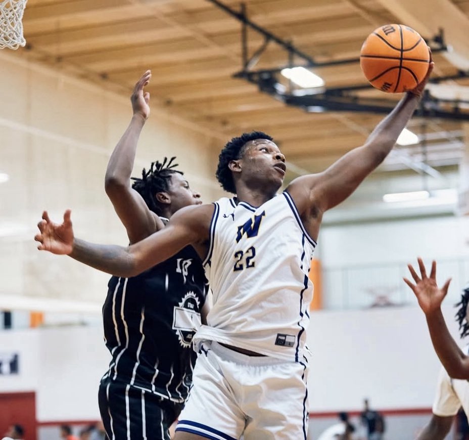 WolvesSelect's tweet image. 17s pulled out a 60-56 overtime win last night to end the Summer 2025 travel season on the right foot. @aiijayy_ contributed 10pts and the game winning basket while @tariqmcleod lead with 18pts and Roobens Jabouin added 14pts, Xavier Police added 10pts and tip in to send to OT