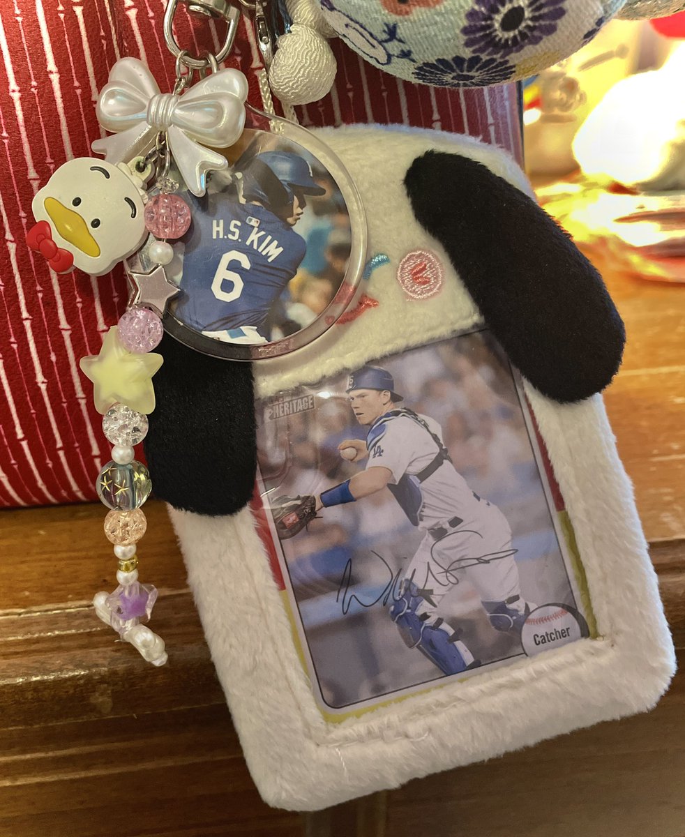 seukippy's tweet image. dodgers lost but at least my purse is cute!😙