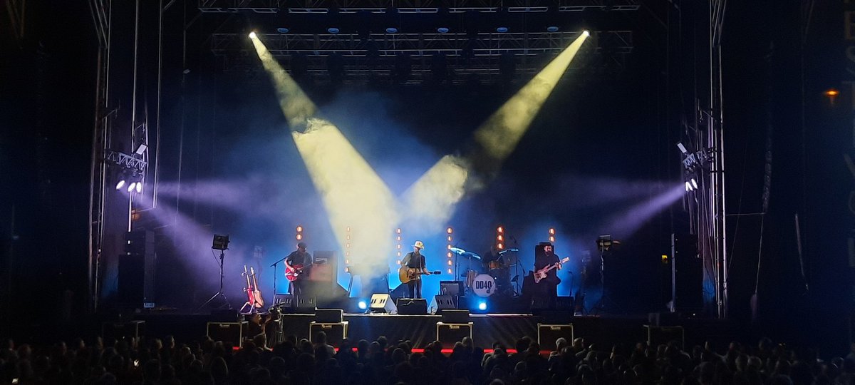 JosGilabert's tweet photo. #BuenasNoches,
Gracias @MikelErentxun por el conciertazo de esta noche #DD40 #TíoPepeFestival #JerezDeLaFrontera #Cádiz #Andalucía #España.
¿Dios mío @diostuitero en qué momento se dejó de hacer buena música en este mundo?
Cc: @AnaMaCMC https://t.co/edc1zrGu7u