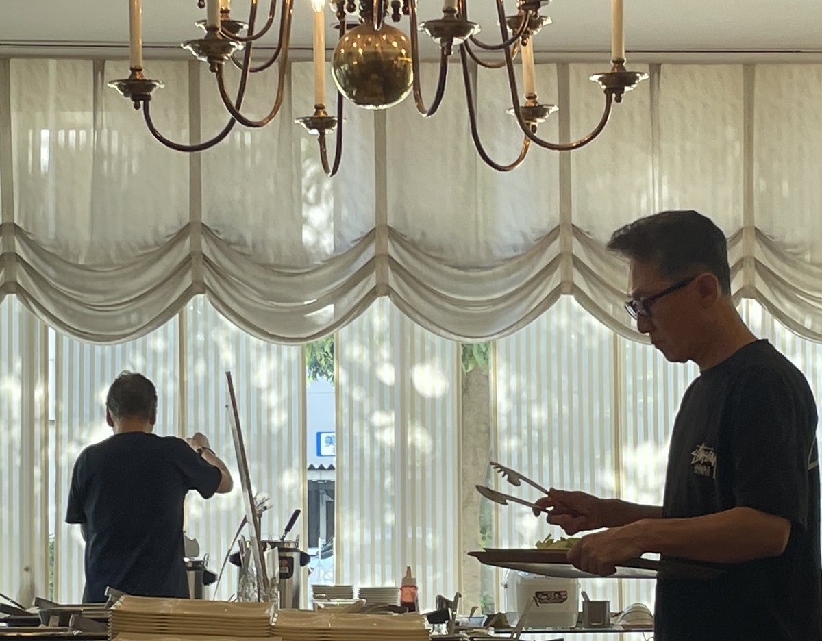 toru_master2's tweet image. カズも納豆の仕込み一生懸命（笑）ユウジ飯野っちも登場。