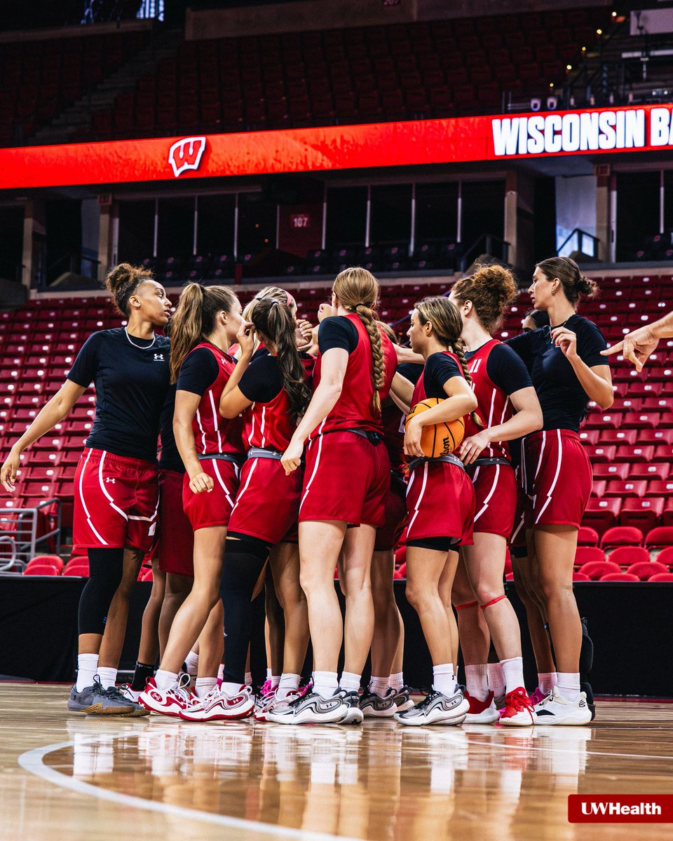 BadgerWBB's tweet image. Hustling hard, the countdown to game day at the Kohl is on. 🥵
#OnWisconsin | @UWHealth