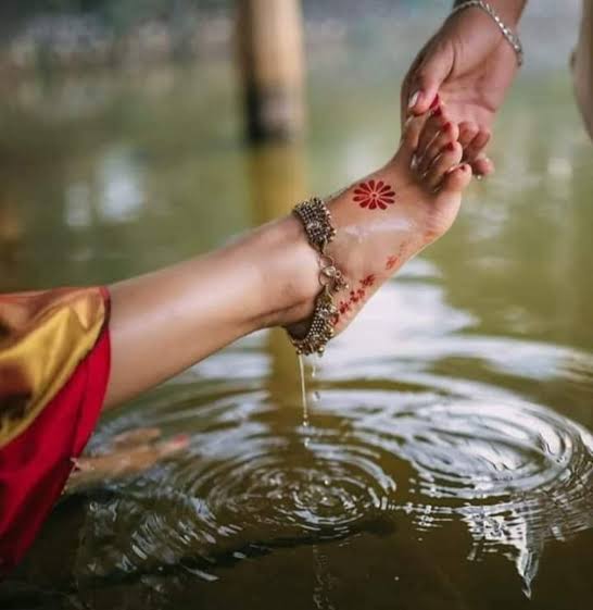 आरती सिंह (@aartee33) on Twitter photo <a href="/ParmarA03/">Arti Singh</a> <a href="/KavyaKriti_/">#काव्य_कृति✍️</a> <a href="/pareeknc7/">Narpati C Pareek 🇮🇳</a> <a href="/ShwetaJha24/">Shweta Jha</a> <a href="/margret_017/">Margret.</a> <a href="/alokrsrivastav/">Alok Ranjan Srivastav</a> <a href="/ArchanaVed/">Archana Sharma</a> <a href="/arorafbd/">arora 🇮🇳</a> <a href="/ashishb15531661/">ashish bhatt</a> <a href="/Sksio3/">सन्तोष 'एहसास'</a> <a href="/jaincp61/">chandra prakash jain</a> <a href="/vds31175/">Baaten साहित्य की</a> <a href="/madhuleka/">मधूलिका सिंह</a> <a href="/yourVirat/">वि_रा_ट★कु_मा_र</a> <a href="/VineshGaba/">Vinesh Gaba</a> <a href="/SrRuhil/">Surender Ruhil</a> <a href="/dhirendra0612/">Dhirendra Mishra</a> <a href="/kr0271amit/">अमित🇮🇳</a> <a href="/tripathiarun123/">Arun Tripathi</a> <a href="/MengiKuldip/">Kuldip Mengi</a> <a href="/SatishTangri/">satish kumar tangri</a> <a href="/1000dineshshar1/">Dinesh Sharma</a> <a href="/ShivajiBhardw10/">Shivaji Bhardwaj</a> <a href="/mkanoujia78/">Manoj Kanaujia (Rajak)</a> <a href="/DrPujaJha/">डॉ.पूजा✨</a> <a href="/vipranagarkar/">विजय नगरकर Vijay Nagarkar</a> <a href="/shanoo_sunita/">सुनीता शानू sunita shanoo</a> <a href="/cmanoshi/">cmanoshi</a> मैं चाहूँगा,
मेरे प्रेम करने से पहले
नदियाँ अनवरत हो जाएँ
और पत्थरों से टकराने का
सिलसिला थम जाए।
डूब जाने का डर
नदियाँ अपने साथ बहा ले जाएँ !
~ रवि प्रकाश
#प्रकृति ☘️🌿 #लेखनी✍️ <a href="/ParmarA03/">Arti Singh</a> <a href="/KavyaKriti_/">#काव्य_कृति✍️</a> <a href="/pareeknc7/">Narpati C Pareek 🇮🇳</a> <a href="/ShwetaJha24/">Shweta Jha</a> <a href="/margret_017/">Margret.</a> <a href="/alokrsrivastav/">Alok Ranjan Srivastav</a> <a href="/ArchanaVed/">Archana Sharma</a> <a href="/arorafbd/">arora 🇮🇳</a> <a href="/ashishb15531661/">ashish bhatt</a> <a href="/Sksio3/">सन्तोष 'एहसास'</a> <a href="/jaincp61/">chandra prakash jain</a> <a href="/vds31175/">Baaten साहित्य की</a> <a href="/madhuleka/">मधूलिका सिंह</a> <a href="/yourVirat/">वि_रा_ट★कु_मा_र</a> <a href="/VineshGaba/">Vinesh Gaba</a> <a href="/SrRuhil/">Surender Ruhil</a> <a href="/dhirendra0612/">Dhirendra Mishra</a> <a href="/kr0271amit/">अमित🇮🇳</a> <a href="/tripathiarun123/">Arun Tripathi</a> <a href="/MengiKuldip/">Kuldip Mengi</a> <a href="/SatishTangri/">satish kumar tangri</a> <a href="/1000dineshshar1/">Dinesh Sharma</a> <a href="/ShivajiBhardw10/">Shivaji Bhardwaj</a> <a href="/mkanoujia78/">Manoj Kanaujia (Rajak)</a> <a href="/DrPujaJha/">डॉ.पूजा✨</a> <a href="/vipranagarkar/">विजय नगरकर Vijay Nagarkar</a> <a href="/shanoo_sunita/">सुनीता शानू sunita shanoo</a> <a href="/cmanoshi/">cmanoshi</a> मैं चाहूँगा,
मेरे प्रेम करने से पहले
नदियाँ अनवरत हो जाएँ
और पत्थरों से टकराने का
सिलसिला थम जाए।
डूब जाने का डर
नदियाँ अपने साथ बहा ले जाएँ !
~ रवि प्रकाश
#प्रकृति ☘️🌿 #लेखनी✍️