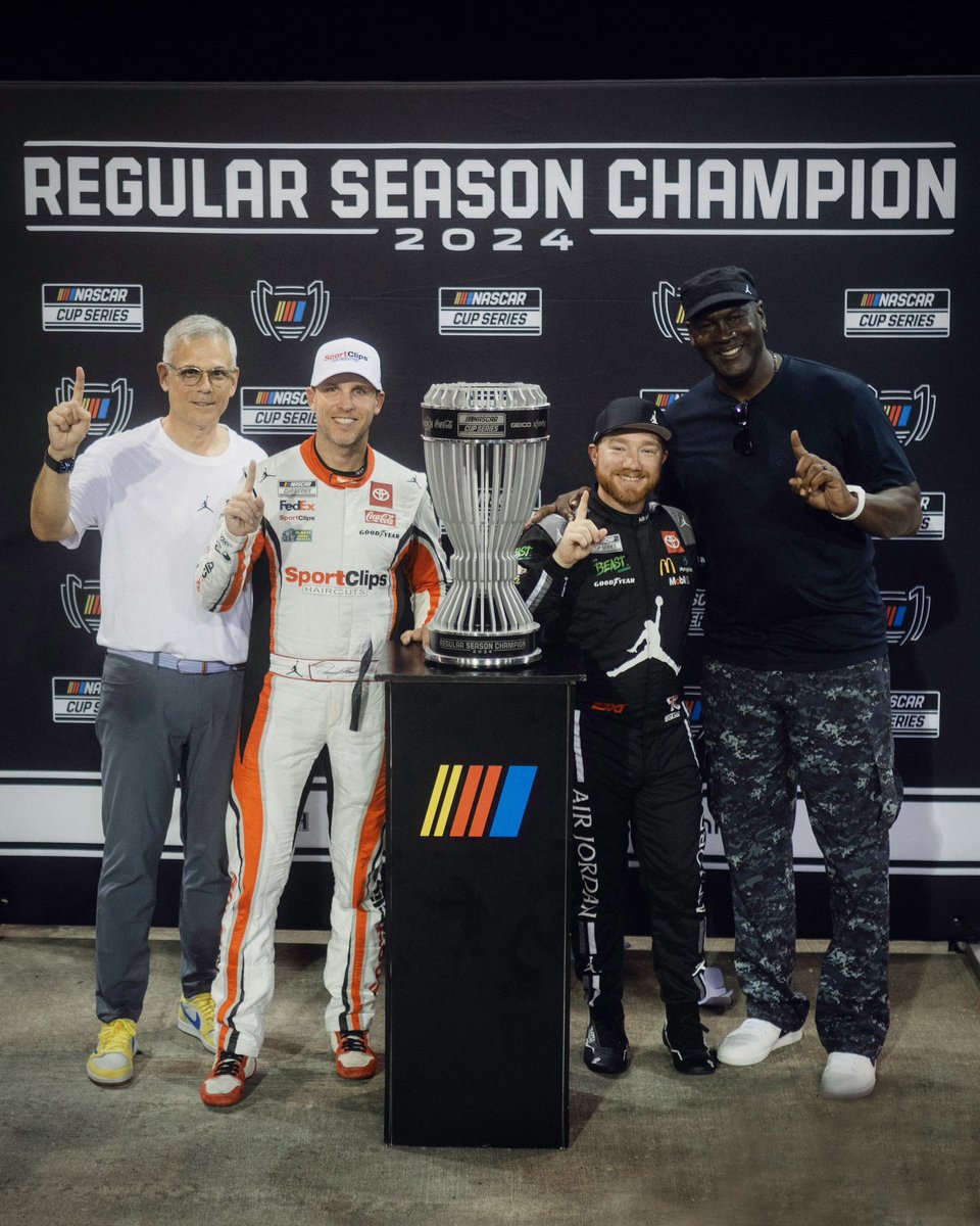 DennyDelivers2's tweet image. denny hamlin is a brickyard 400 winner and a regular season champ as an owner before as a driver 🙏😭