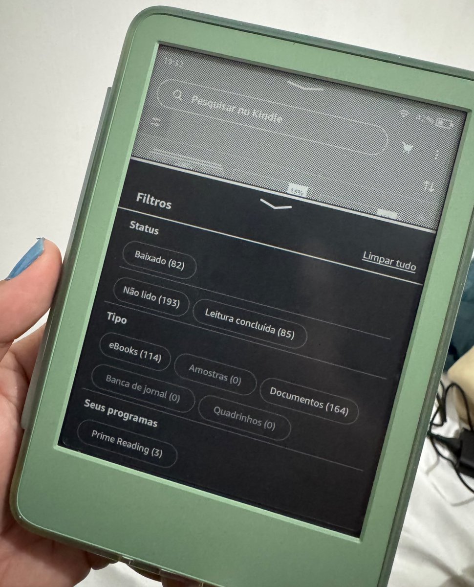 jurdanking's tweet image. quantos livros vocês tem para ler no kindle?

me:
