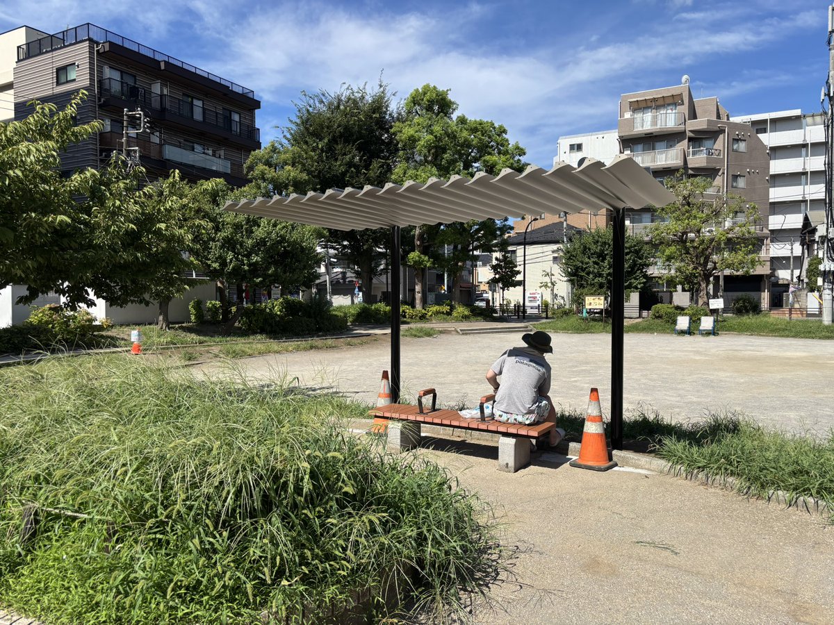 【地域の皆さまの声が実現！】
西蒲田公園に待望のパーゴラ(日陰棚)が設置されました。