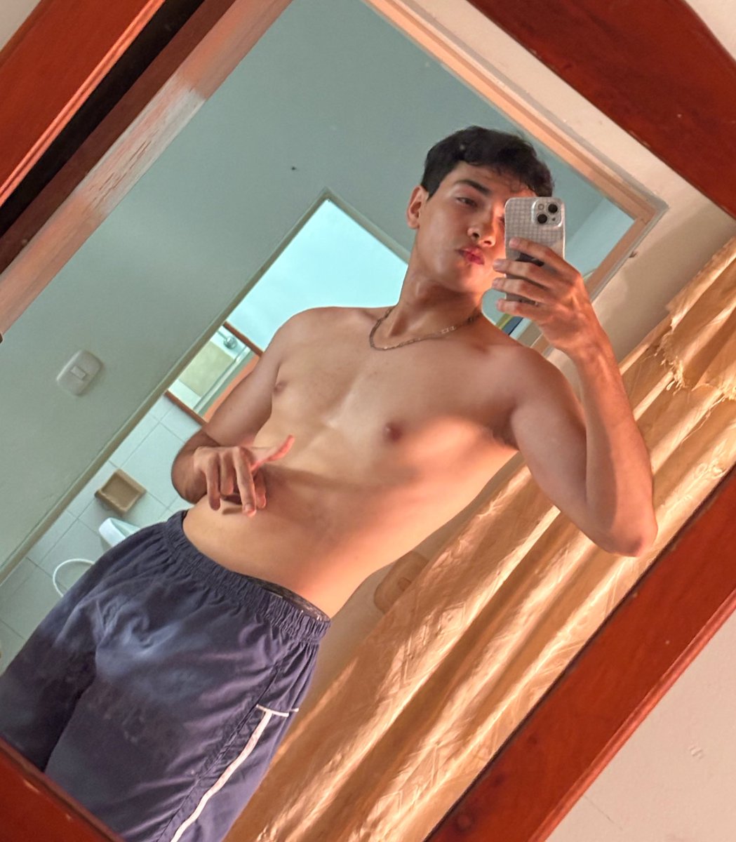 dearest_dayu's tweet image. Cómo puede haber gente Team Calor? Estoy q me derrito, manden ayuda