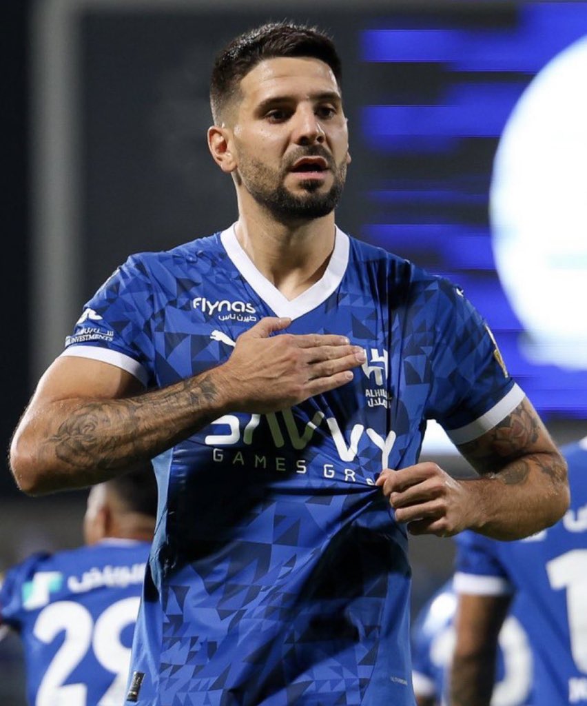 yusef44761270's tweet image. اي لاعب ما يبغونة يطلبون غيرة وتدلل يا علي بابا  #انصفوا_الهلال_يا_الاستقطاب