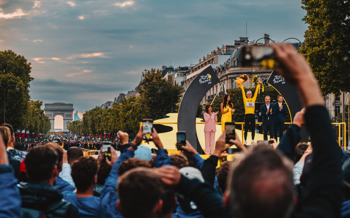 Tour de France ES tweet media