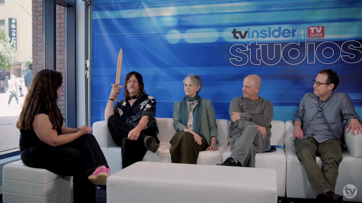reedusnetwork's tweet image. Norman Reedus, Melissa McBride, David Zabel, and Scott M. Gimple interview with TV Insider to promote “The Walking Dead: Daryl Dixon” at San Diego Comic-Con in San Diego, California on July 26th.
🔗 youtu.be/OXmGxSCwrLg
#normanreedus #melissamcbride #sdcc