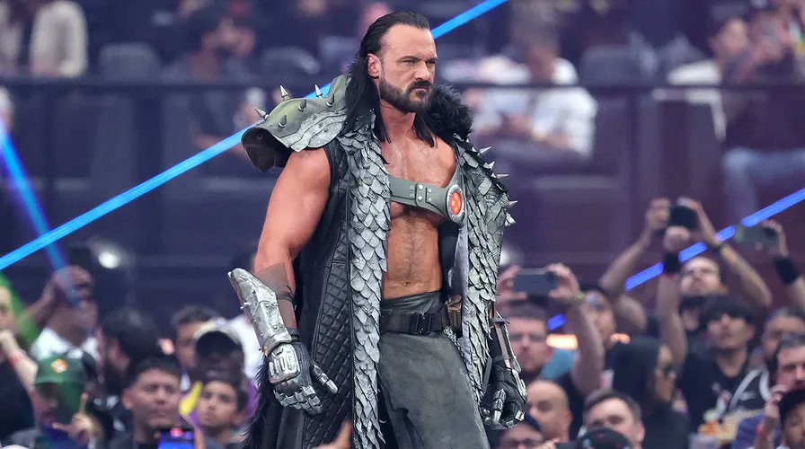 TIMWrestling's tweet image. Drew McIntyre anunció que está atrapado en UK sin pasaporte y sin la posibilidad de ir viajar a USA, un problema que es real y que WWE está intentando solucionar lo más rápido posible.
- PWInsider