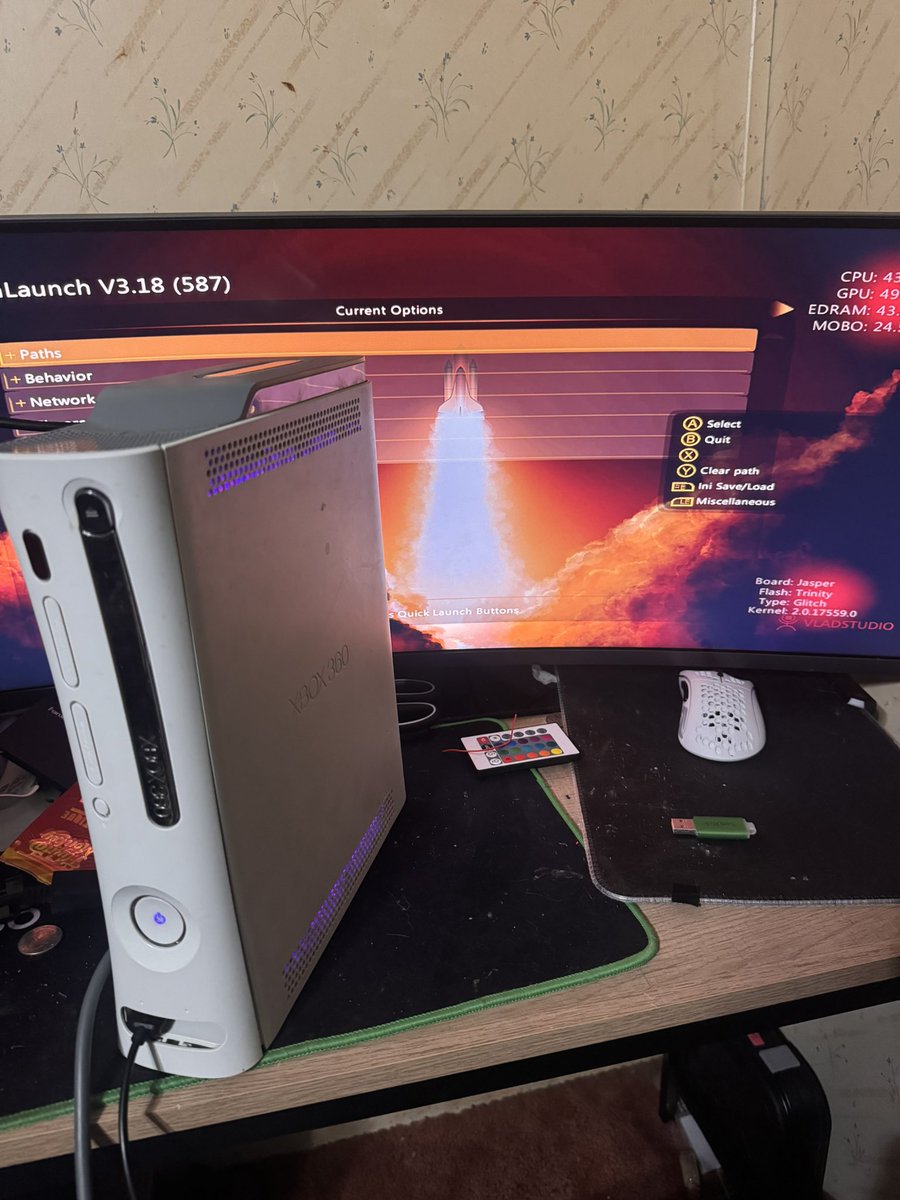 SwizzyPlays's tweet image. RGH3 Jasper shipping out tomorrow to @yourfathertwice purple LEDs and purple ROL.
RT & Like to help me sell more!!!