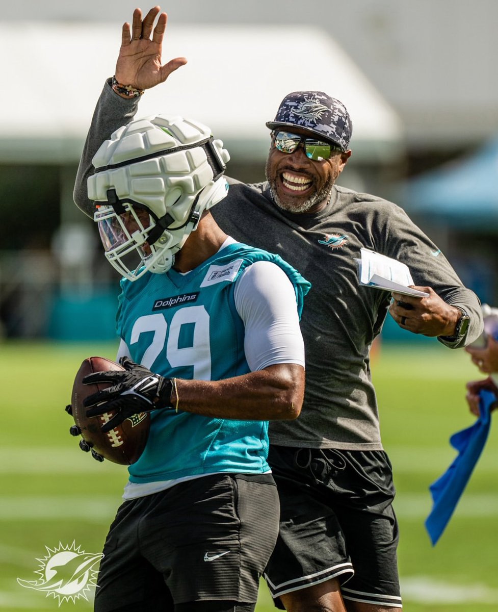 bubbagumpino's tweet image. We BACK #PhinsUp