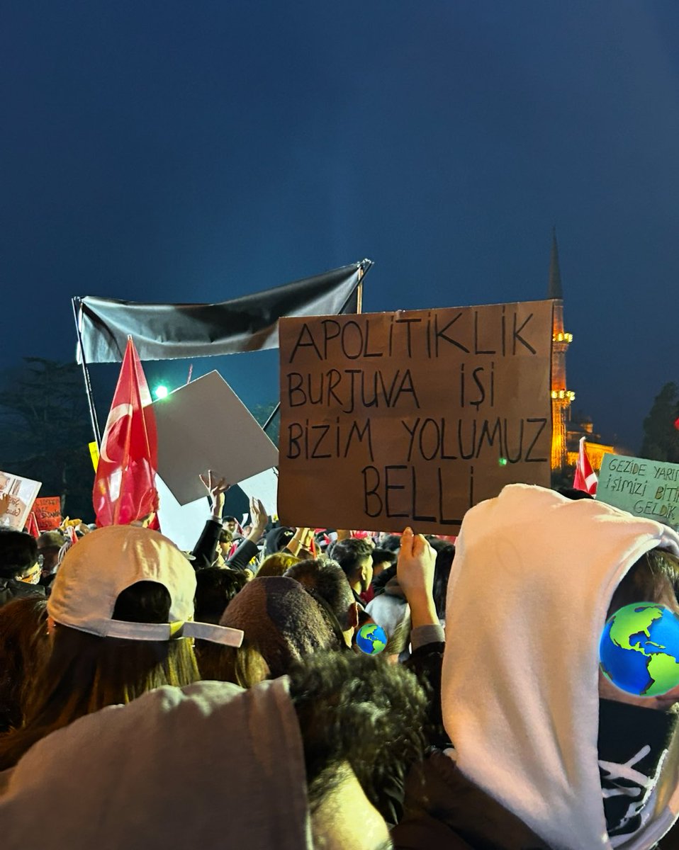 tirbisonsss's tweet image. minik kızım geri dön ihtiyacımız var