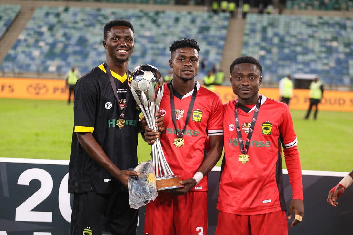 ShabanMo9's tweet image. From Bechem United to Asante Kotoko 📸⭐

Dari Aziz Haruna, Francis Acquah and Seth Kwadwo ✨🏆