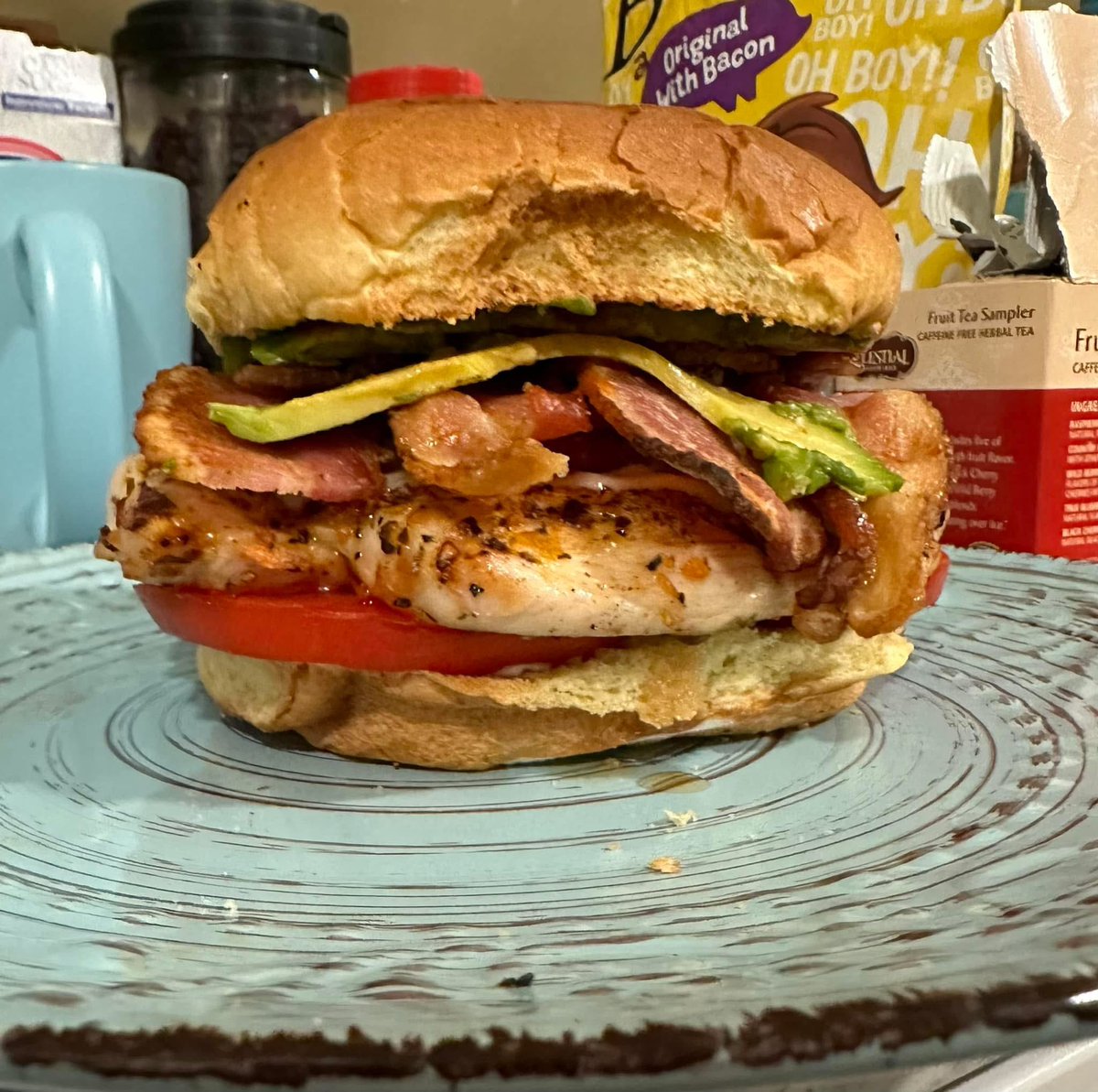 goshjoshgames's tweet image. Chmkn Sammich
#food