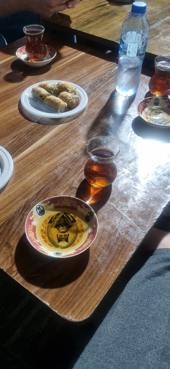 mohammadsedarat's tweet image. یک نیمه شب معمولی در میدان شهرداری رشت