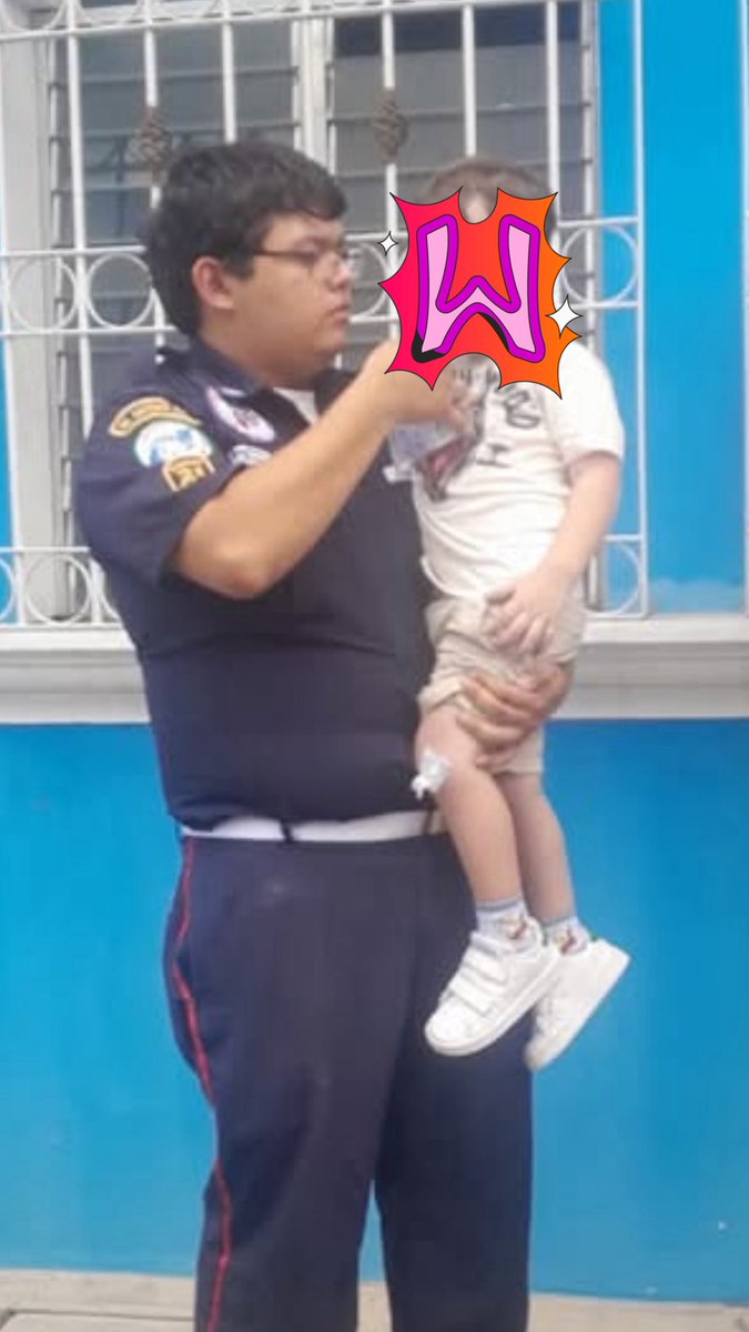 wijors's tweet image. Dejó al nene dentro del carro mientras se iba a ver perder al CSD SUCHI.
Ojalá lo metan preso, le quiten el acceso al estadio y la mamá del nene reflexione sobre el padre que le dió al canchito. CASI SE MUERE del calor!!!
#mazatenango #Mazatenango