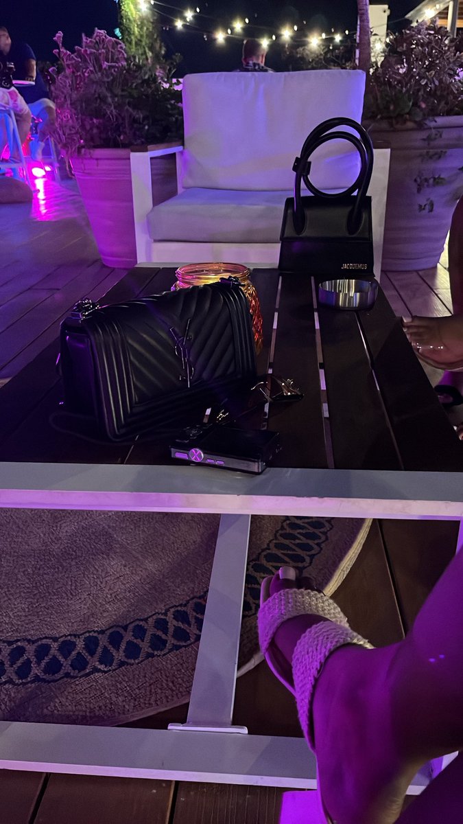 cecenvrai's tweet image. pas le miroir sale, vl’a le vicieux