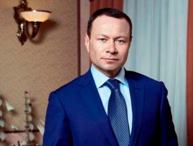 Brightmind24_7's tweet image. 🇷🇺 Russian authorities seized 821 properties worth nearly $200M from ex-Vladivostok mayor Vladimir Nikolaev.

The haul includes 322 apartments, hotels, land, and assets from 16 companies - most registered under his mother’s name. All linked to corruption.

Photo: Getty Images