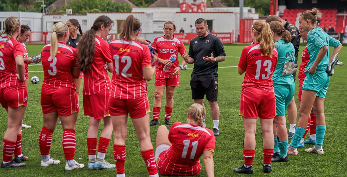 CarshaltonA_FC's tweet image. See more Pictures from the Carshalton Athletic women vs Farnborough game here:
flickr.com/photos/1987284…