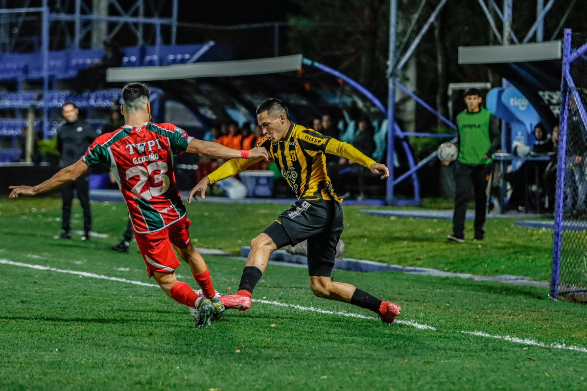 CopaDePrimera's tweet image. ⏱️ 90’
➕ ¡Se juegan 6’ más!
➡️ @a_tembetary 0
➡️ @ClubGuarani 1
🗓️ Fecha 4
#ClausuraAPF2025 🇵🇾
#CopaDePrimera 🏆