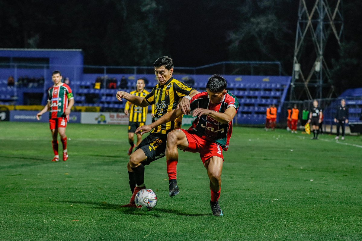 CopaDePrimera's tweet image. ⏱️ 90’
➕ ¡Se juegan 6’ más!
➡️ @a_tembetary 0
➡️ @ClubGuarani 1
🗓️ Fecha 4
#ClausuraAPF2025 🇵🇾
#CopaDePrimera 🏆
