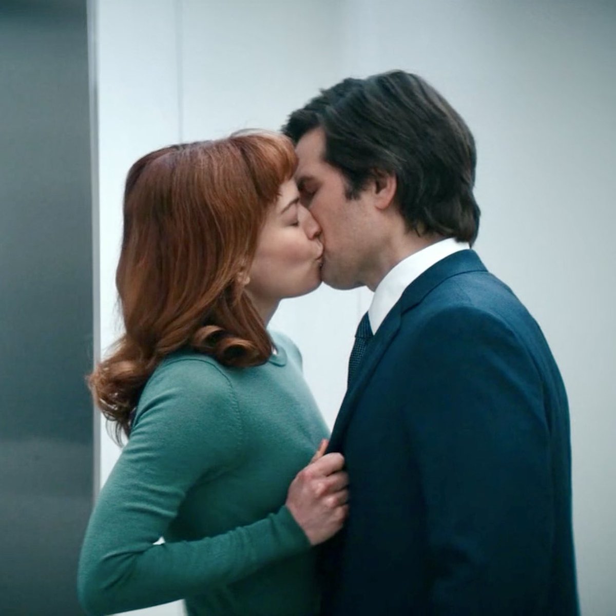 sevrdchys's tweet image. omark believing he’s ready to quit his job at lumon the night of the elevator kiss and being apathetic towards reintegration immediately after the attila tent scene despite it being the only way to see his wife again—the transference of imark’s feelings/happiness is THAT powerful