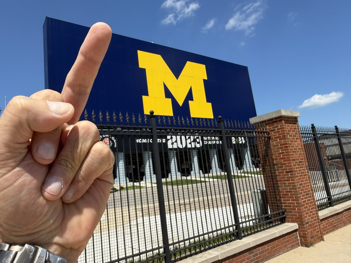 longbeachmike73's tweet image. Stopped in a shithole country today. Smelled like vegan burgers &amp;amp; cowardice.  uM considering themselves a “blue blood” program based on:
2023 ❌ stolen
1997 BCS champion was LSU
1947 &amp;amp; 48 sweet, must’ve been lit. 
Toledo has more tradition.  @intrinsicvalyou