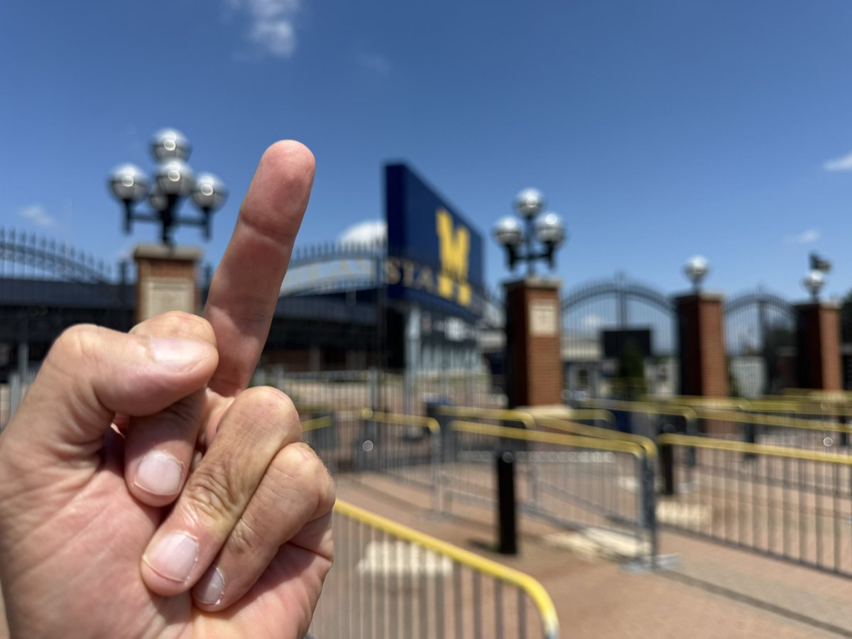 longbeachmike73's tweet image. Stopped in a shithole country today. Smelled like vegan burgers &amp;amp; cowardice.  uM considering themselves a “blue blood” program based on:
2023 ❌ stolen
1997 BCS champion was LSU
1947 &amp;amp; 48 sweet, must’ve been lit. 
Toledo has more tradition.  @intrinsicvalyou