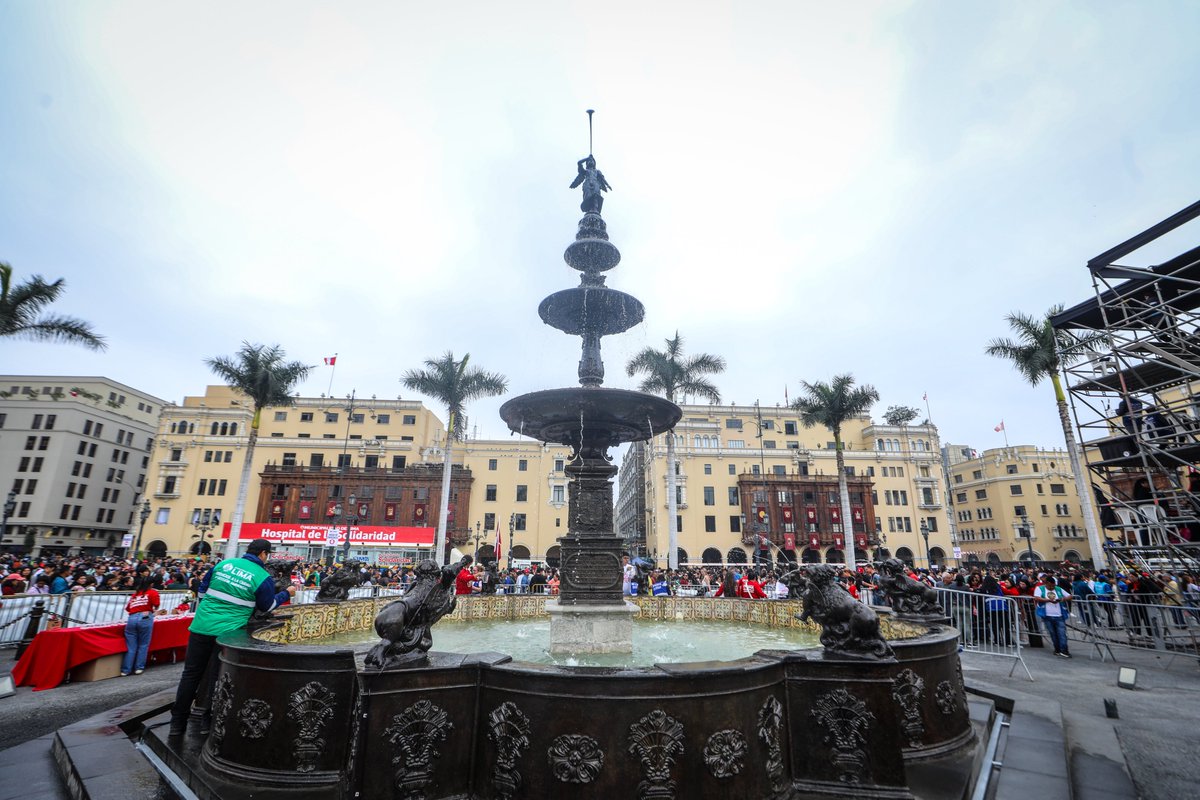 MuniLima's tweet image. #D铆aDelPisco: Ofrecimos m谩s de 7000 degustaciones en el coraz贸n de Lima
Este 27 de julio, conmemoramos este d铆a con la tradicional pileta del pisco en la Plaza Mayor. M谩s de 400 litros fueron distribuidos gratuitamente, en un evento que reuni贸 a cientos de personas.