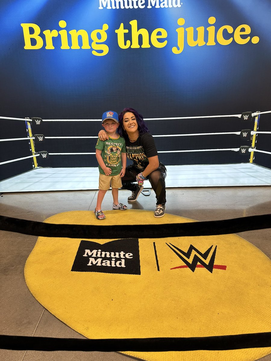 Veryraredillon's tweet image. @itsBayleyWWE Me and Jax met Bayley today! Great experience and worth the wait! And ofc Jax had to put on a show for her!🤣❤️ #wwe