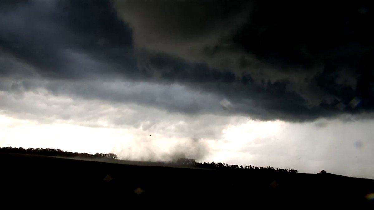 JesseWeather000's tweet image. Tornado happening NOW near Watertown, SD!!
Media Courtesy of @BrandonCopicWx
youtube.com/live/ZbRmbVqaU…
#wxtwitter #wxX #SDwx #weather #tornado