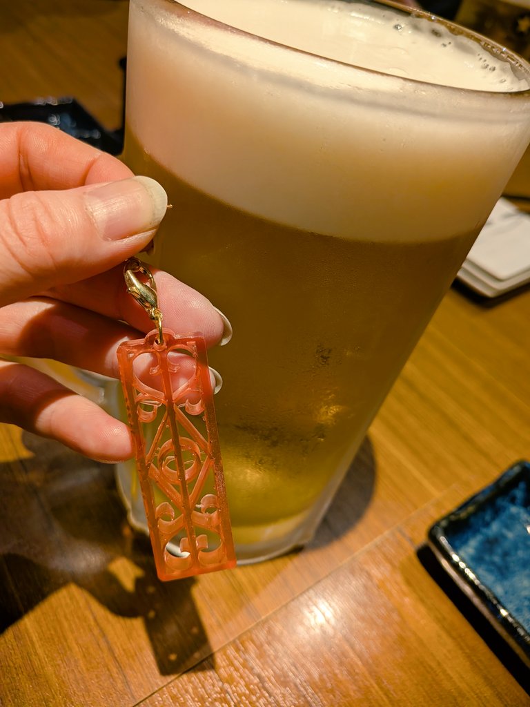 Rikomike's tweet image. 昨日アクスタ忘れたので
自作の九龍城砦概念グッズと