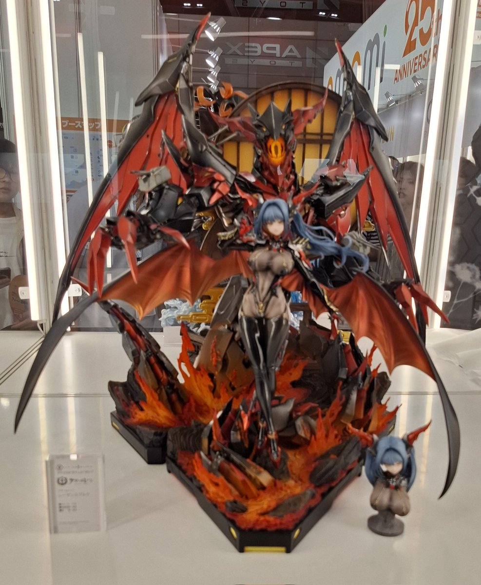 tomofigure's tweet image. ワンフェス
プライム1スタジオ
アズールレーン レーゲンスブルク 1/6スケール スタチュー
飾られてました!
スタチューお約束のカッコよすぎだろ!からの、これお値段いくらになるんだよ(震え)
40万ぜんこ?むりー(;´Д`)
