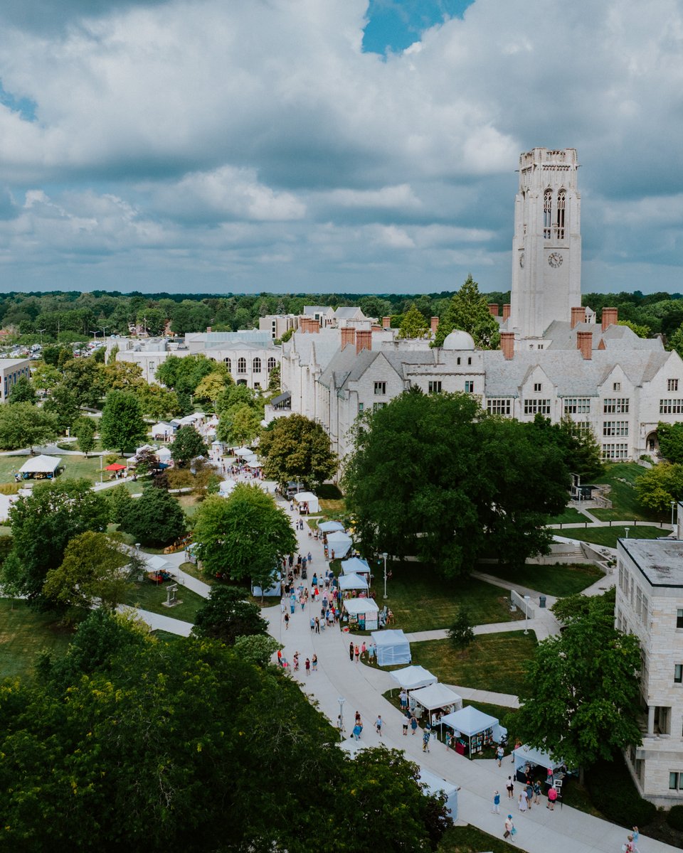UToledo's tweet image. Thanks to everyone who helped make the 32nd Art on the Mall picture perfect. Here's to another year of creativity, community and Rocket pride!