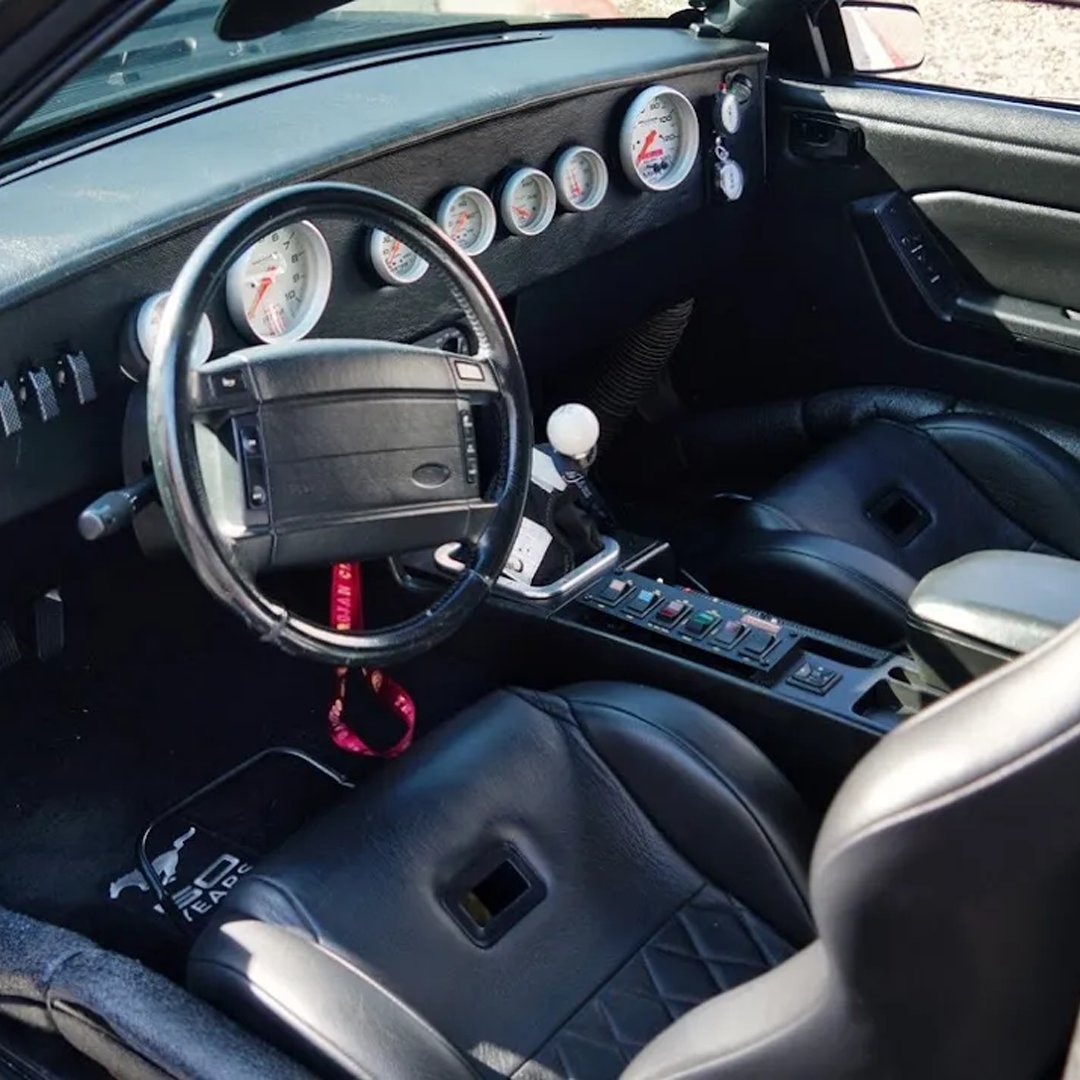 Bringatrailer's tweet image. Mustang with a change of heart 🫀
bringatrailer.com/listing/1993-f…