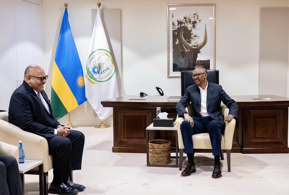 rutaraka's tweet image. 📍Kigali, Rwanda
🇹🇿🇷🇼
Waziri wa Mambo ya Nje na Ushirikiano wa Afrika Mashariki, Mhe. @mahmoudkombo (Mb), amekutana na Rais wa Jamhuri ya Rwanda, Mhe. Paul Kagame, Ikulu ya Kigali, Rwanda.
Viongozi hao wameangazia ushirikiano uliopo kati ya Tanzania na Rwanda pamoja na matunda…