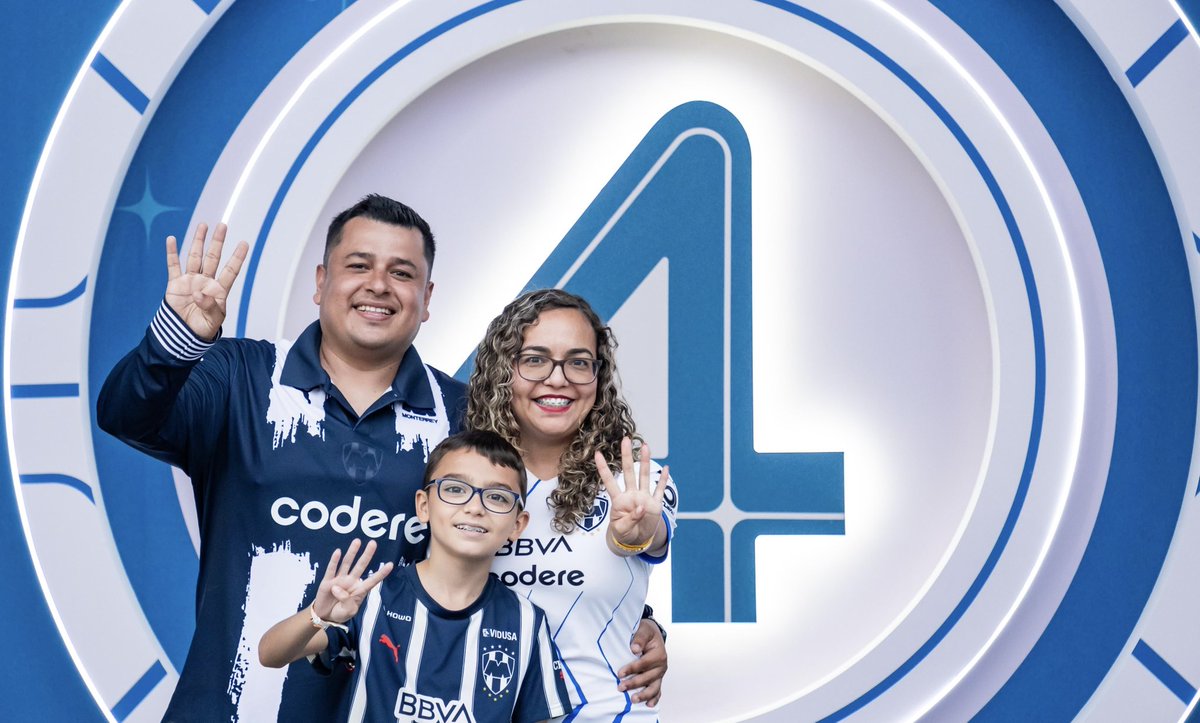 Rayados's tweet image. ¿Cómo viviste la Noche Fantástica? 🤩💙
¡Comparte tu foto de ayer en el Estadio BBVA! 📸