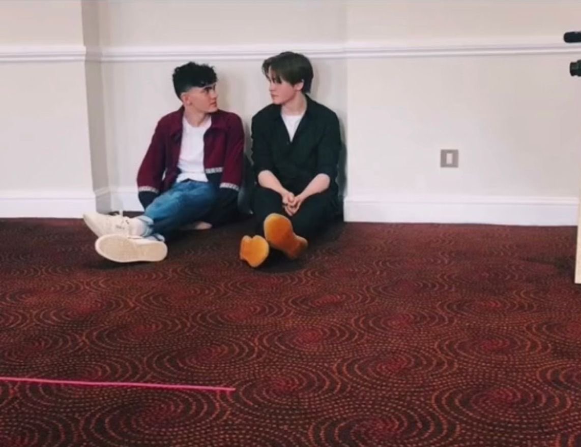 reddishkit's tweet image. they literally grew up together😭
everything is ending and my heart can't bear this, PLEASE STOP THE TIME