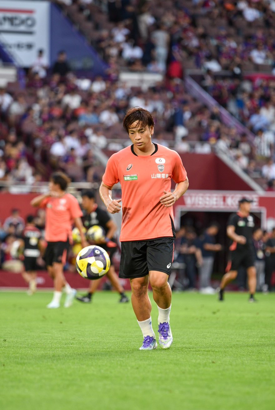 ヴィッセル神戸 永戸勝也 30周年 抱っこちゃん aya on X: 