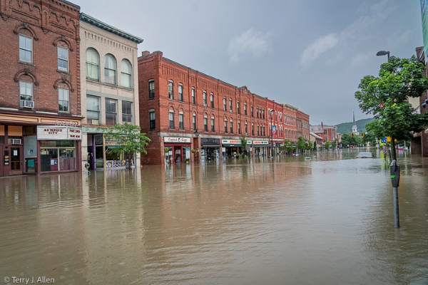 ACCDVermont's tweet image. $67.8M in federal CDBG-DR funding is now available to support July &apos;23 flood recovery.

⏰Pre-apps due 8/5, full apps due 9/30.

🤝 We&apos;re here to help! Email ACCD.CDBGDR@vermont.gov to connect with our team.

Learn more: bit.ly/4lJTAmc

[📷 Terry J. Allen]