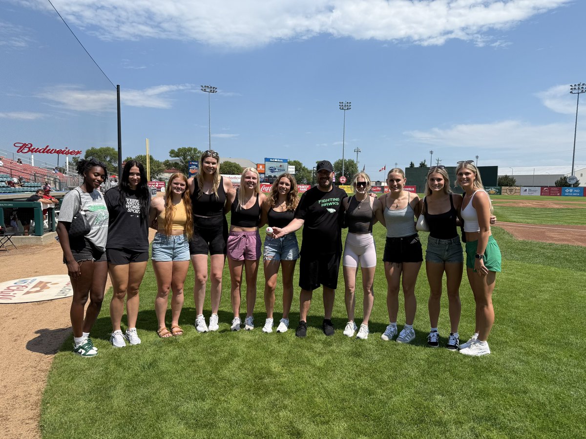 North Dakota Women's Basketball tweet media